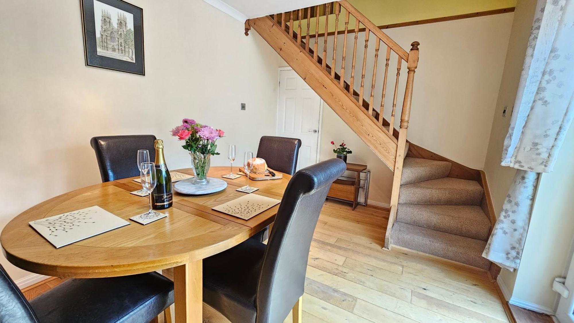 Beckside - Dog Friendly One Bed Home York Exterior photo